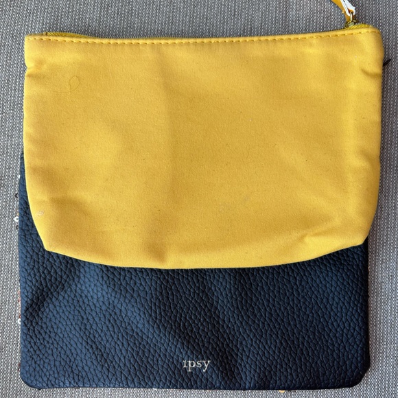 2 IPSY Pouches/Make up/Cosmetic Bags - Picture 2 of 6